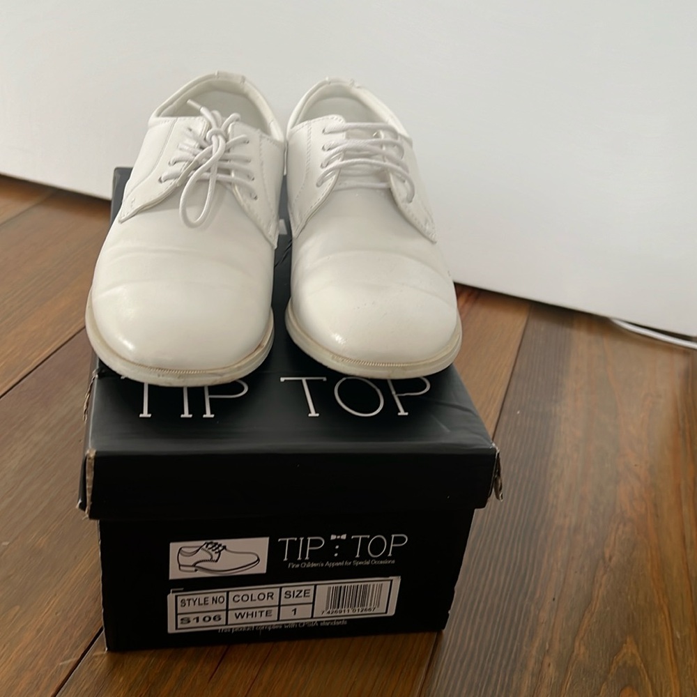 Boys white communion/dress shoes. Worn once!